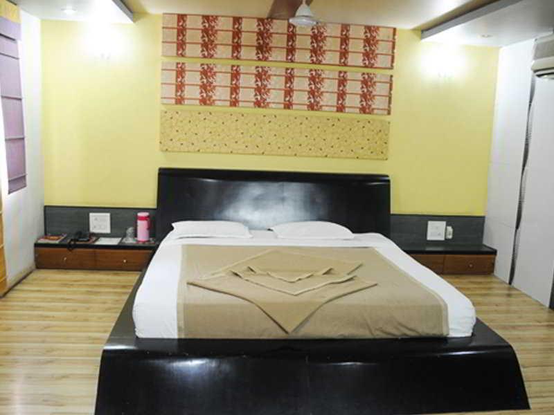 Neelkanth Paradise Hotel Ahmedabad Luaran gambar