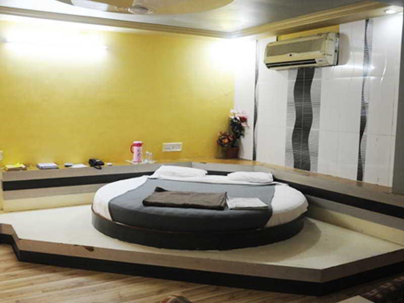 Neelkanth Paradise Hotel Ahmedabad Luaran gambar