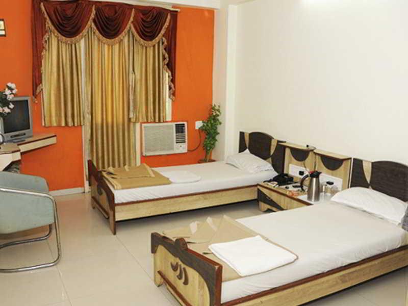 Neelkanth Paradise Hotel Ahmedabad Luaran gambar