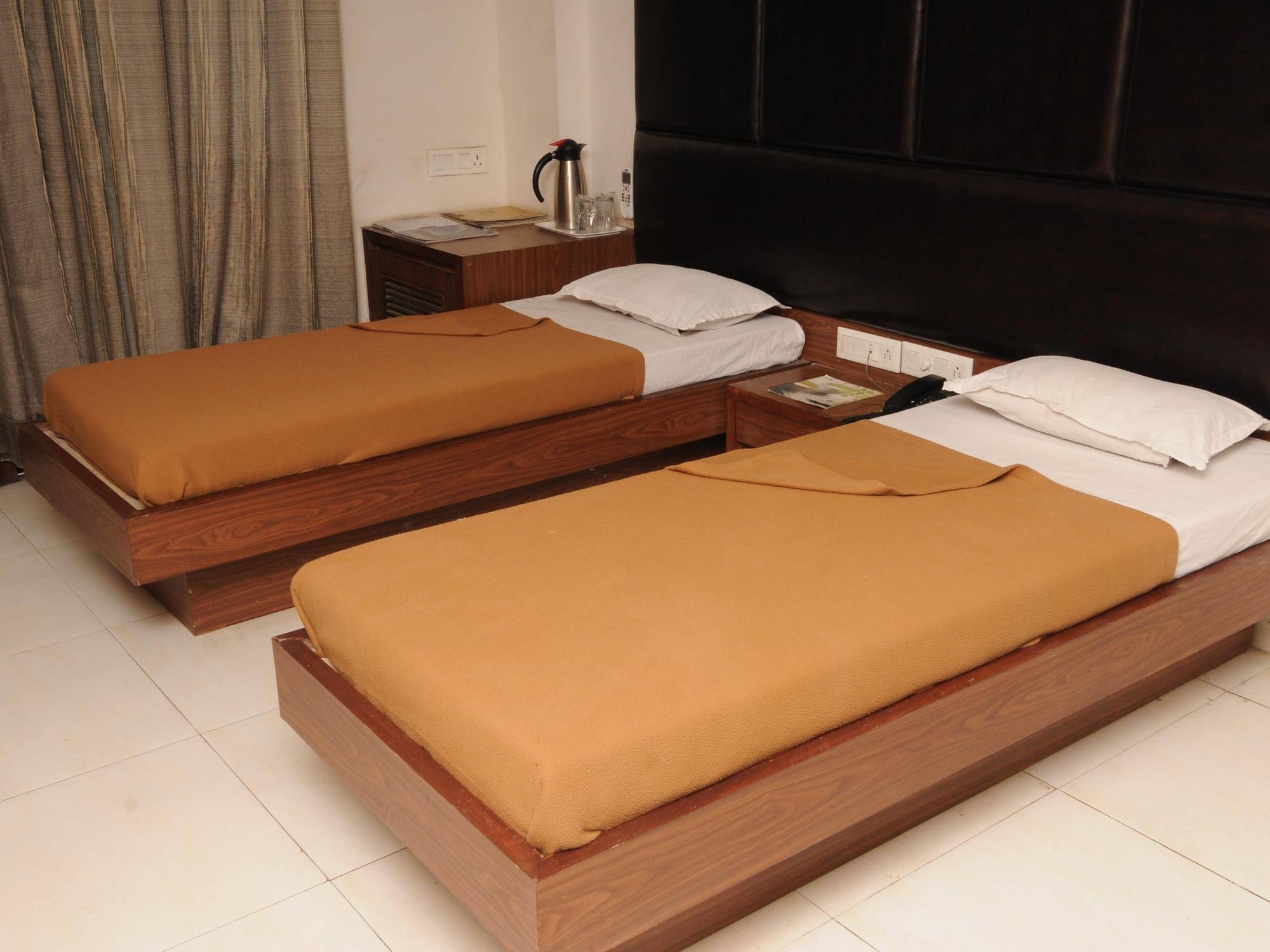 Neelkanth Paradise Hotel Ahmedabad Luaran gambar